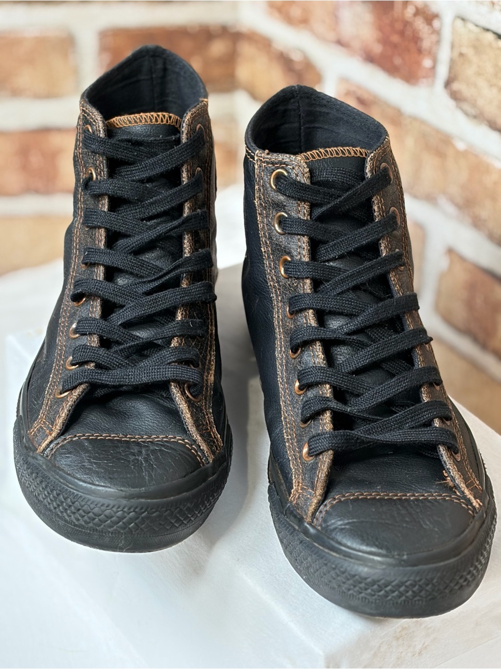 Converse Chuck Taylor All Star 1S986 Distressed Black Leather High Top Mens 10 - Picture 4 of 16